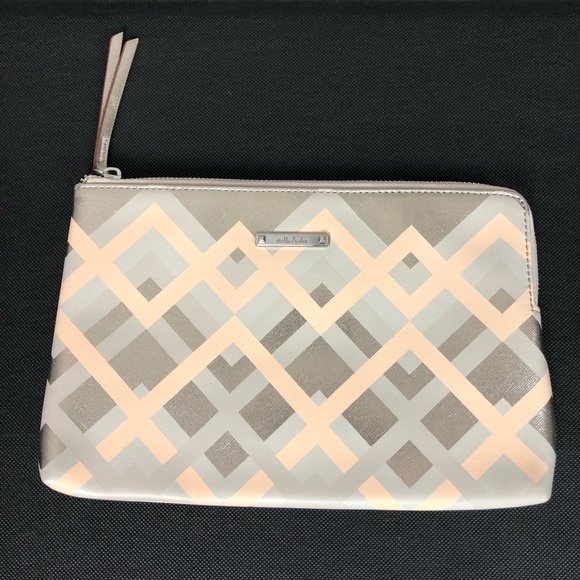 Stella & Dot Chevron Clutch “hello gorgeous” NWOT - Picture 1 of 4